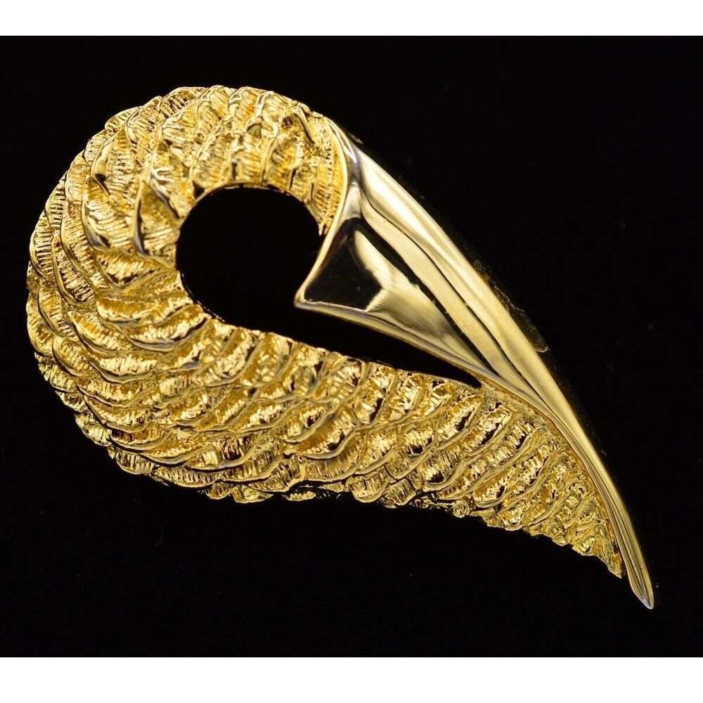 Vintage Teardrop Pin Brooch Textured Bright Yellow Gold Tone Chunky 1980s Bin5B